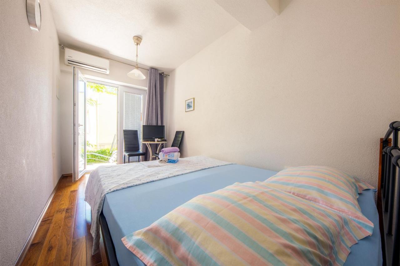 Eco-Apartments With Nice Garden Baska Voda Exterior photo